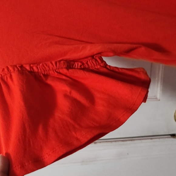 Red top with ruffle sleeves - Picture 2 of 4